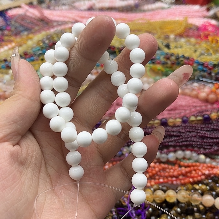 玛瑙/玉髓未镶嵌珠宝半成品一条8mm左右白贝壳