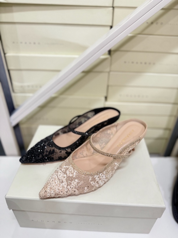 x543漫步佳人精致包头拖