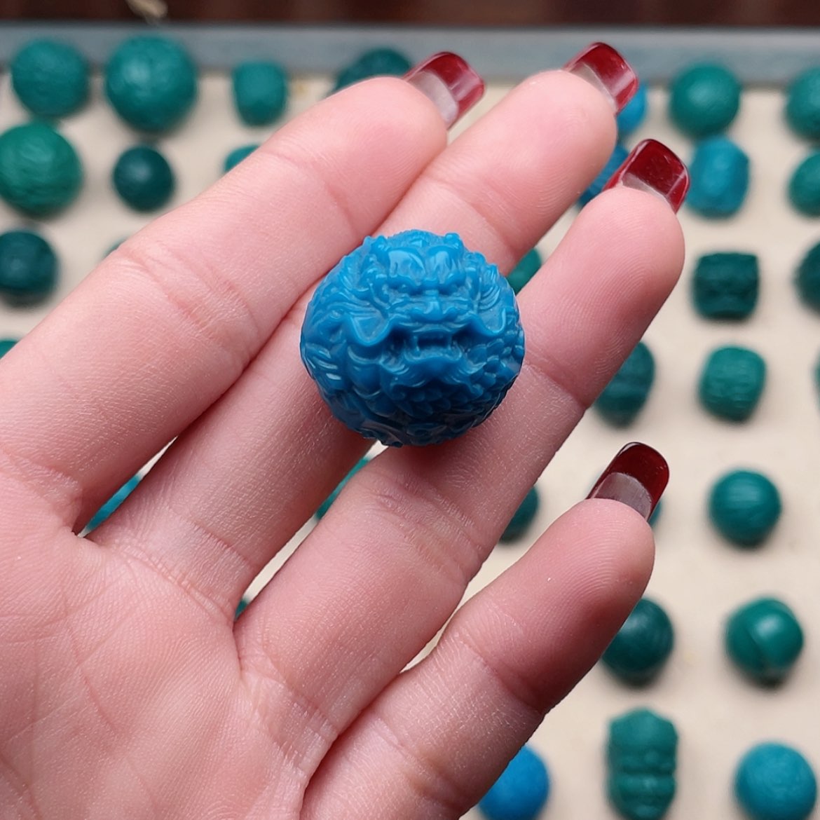 【闪购商品】玻璃颈饰天空蓝龙珠20左右一个