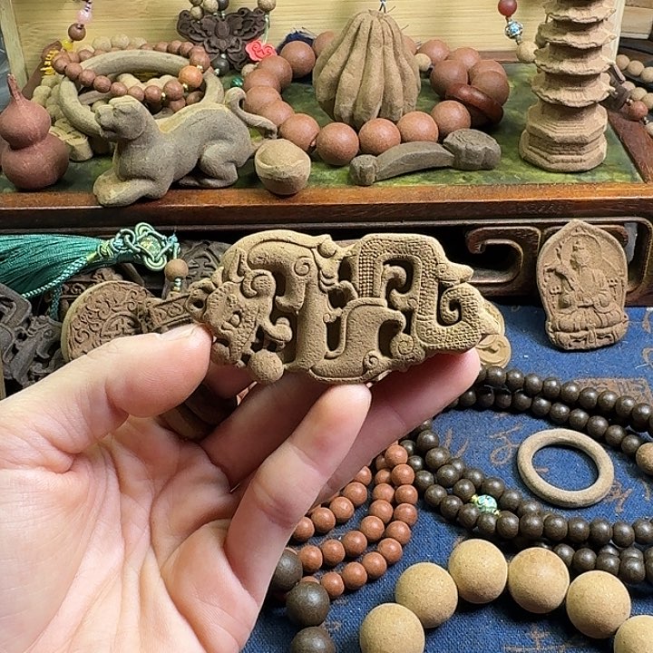 龙涎香方战国龙微瑕香牌