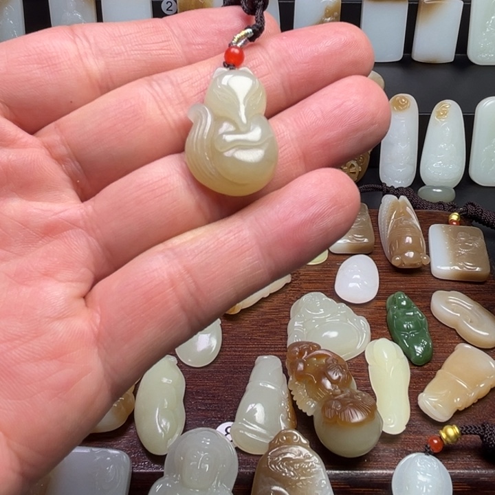 和田玉颈饰未镶嵌