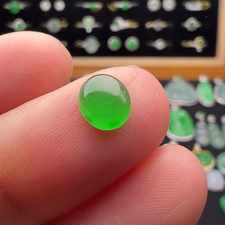 翡翠未镶嵌颈饰蛋6.8