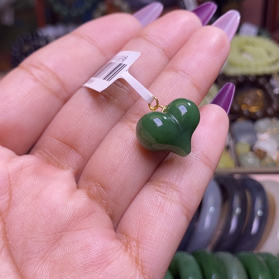 和田玉未镶嵌颈饰碧玉老矿料金镶屁桃