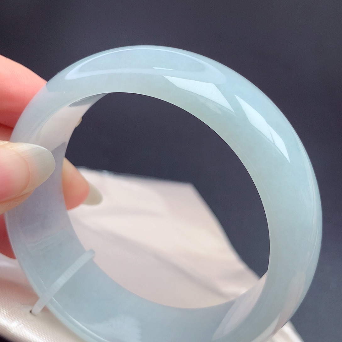 惠***子翡翠未镶嵌手镯56.4圈口