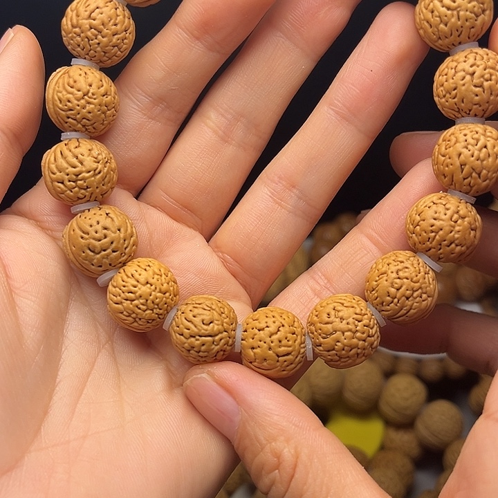 持***昭吊坠桃核桃核手串