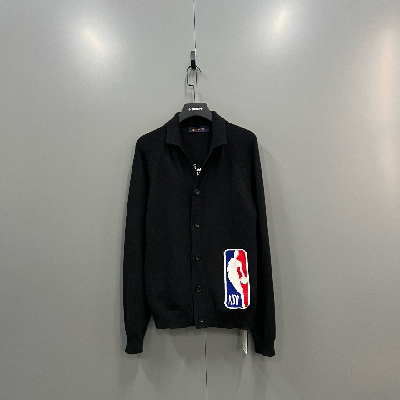 95新 LouisVuitton/路易威登 ab1212 207611 NBA绣针织开衫 M码