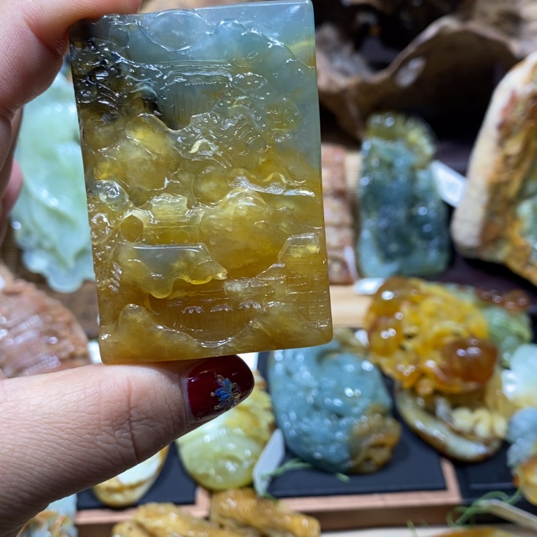 蛇纹石玉颈饰未镶嵌