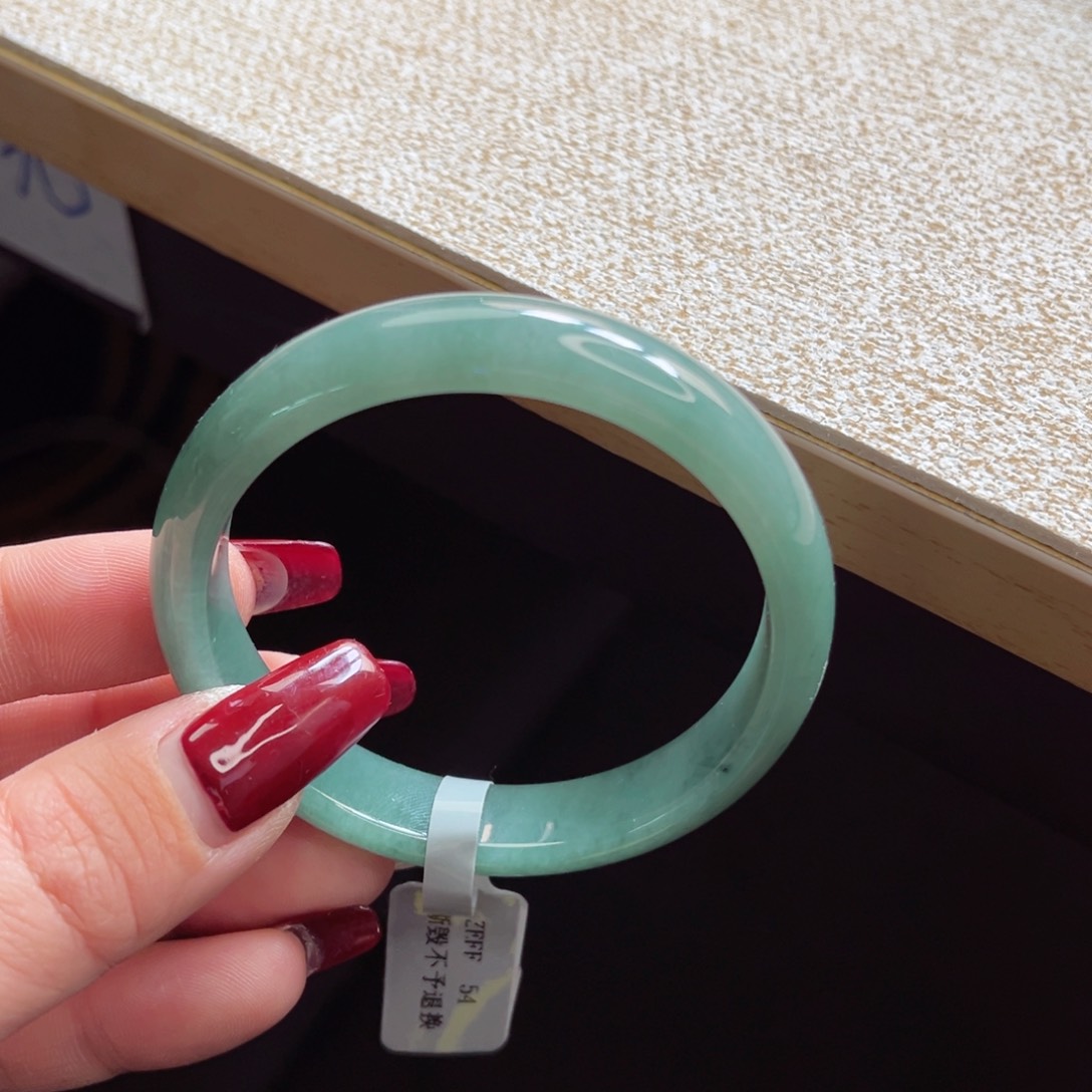 翡翠手镯未镶嵌手镯