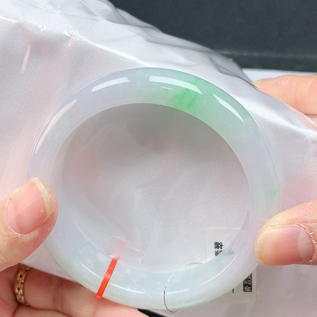 翡翠手镯未镶嵌58圈
