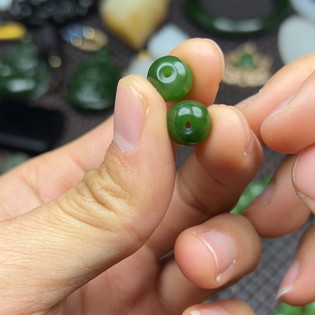 和田玉未镶嵌挂件一对