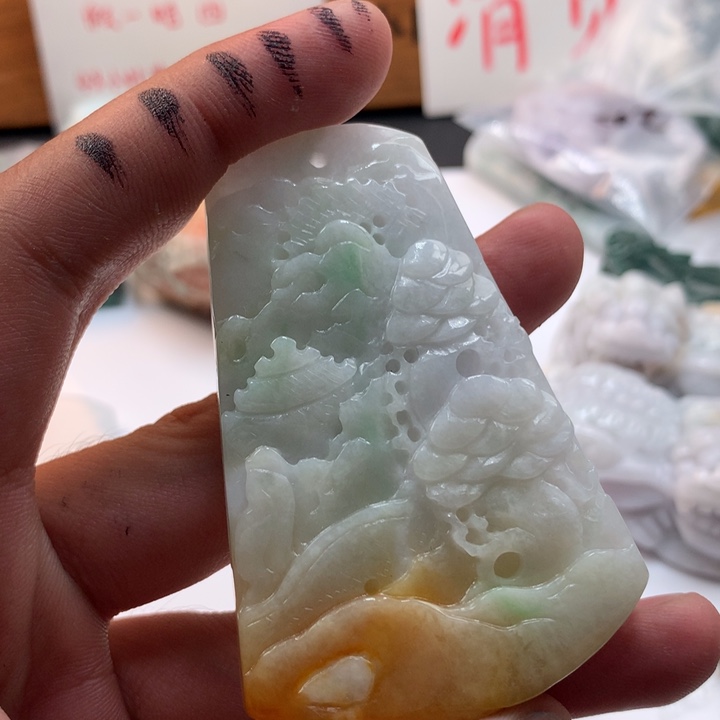 翡翠未镶嵌颈饰保真天然a货翡翠