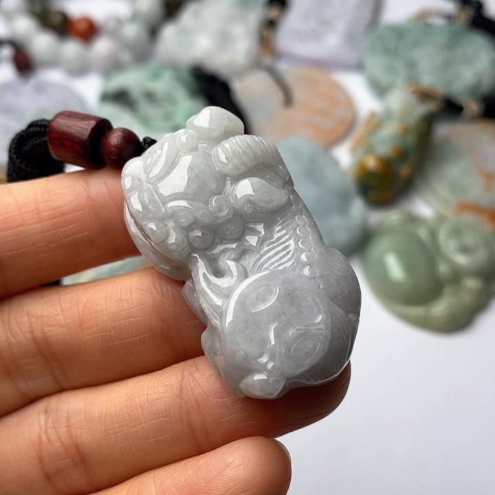 翡翠未镶嵌颈饰翡翠