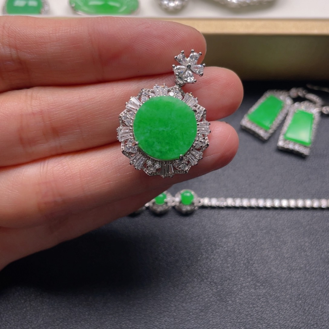 翡翠吊坠(不含链)银S925镶嵌