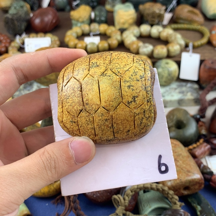 岫岩河磨玉（透闪石质玉）未镶嵌珠宝奇石半*烟