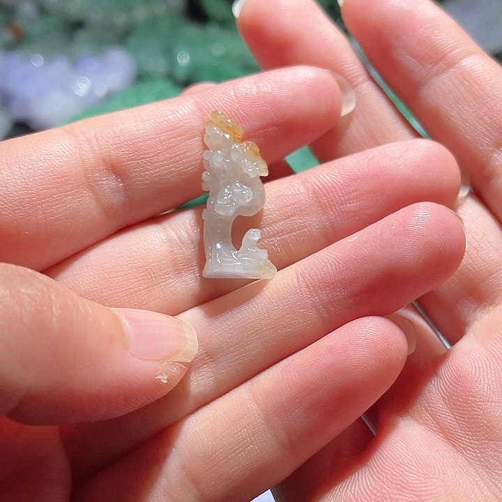 翡翠未镶嵌颈饰天