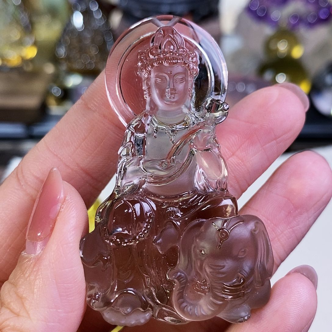 水晶天然水晶吊坠漂亮未镶嵌李**?