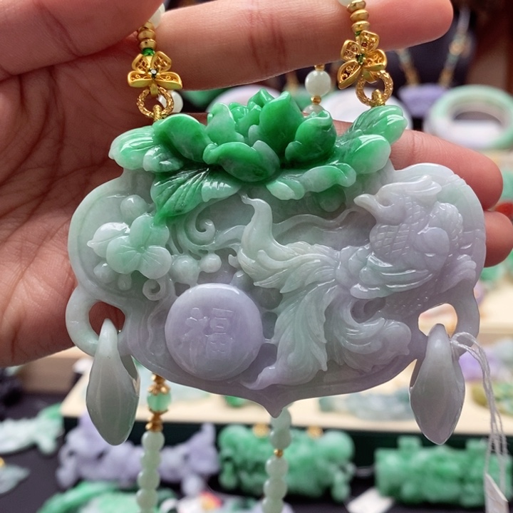 翡翠颈饰未镶嵌翡翠吊坠