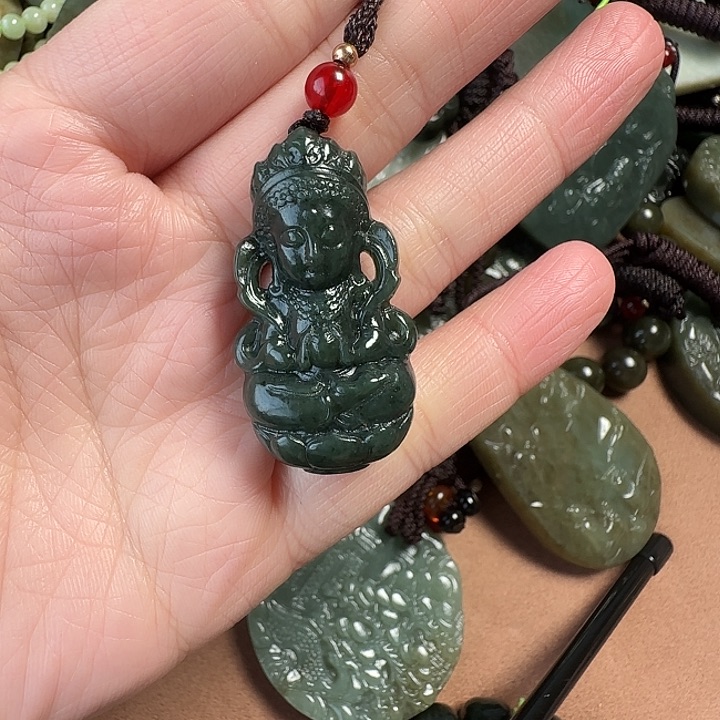 和田玉颈饰未镶嵌