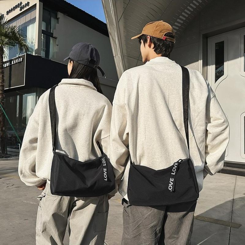 多功能健身包女男斜挎旅行包运动包包包旅游大容量大挎包训练包潮