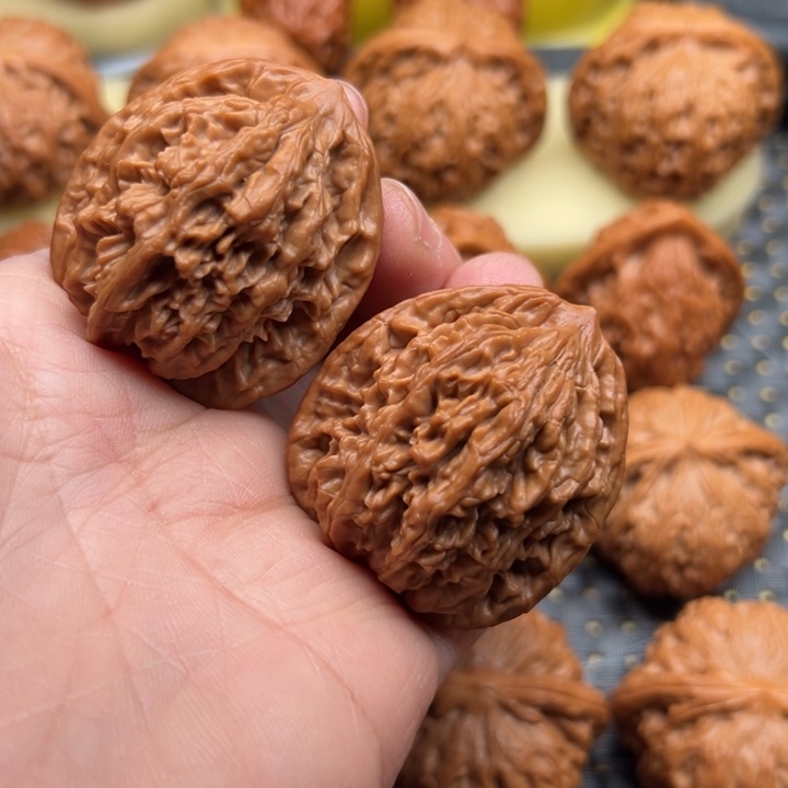 文玩核桃吊坠虎头40全品