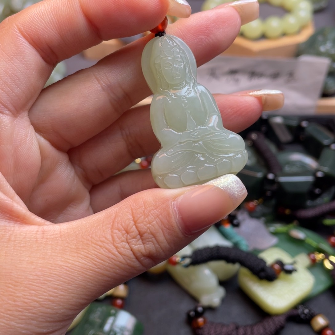 和田玉颈饰未镶嵌