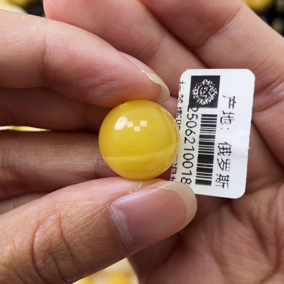 蜜蜡未镶嵌珠宝奇石15.7mm微瑕浓蜡鸡油黄一线天