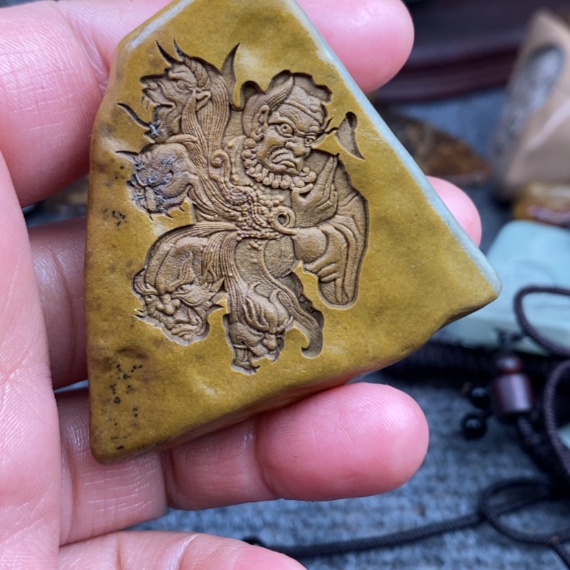 【闪购商品】原石雕刻手把件