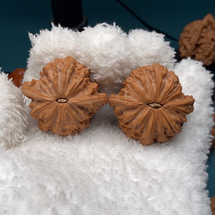 把件文玩核桃磨盘聚宝盆，有浮黄