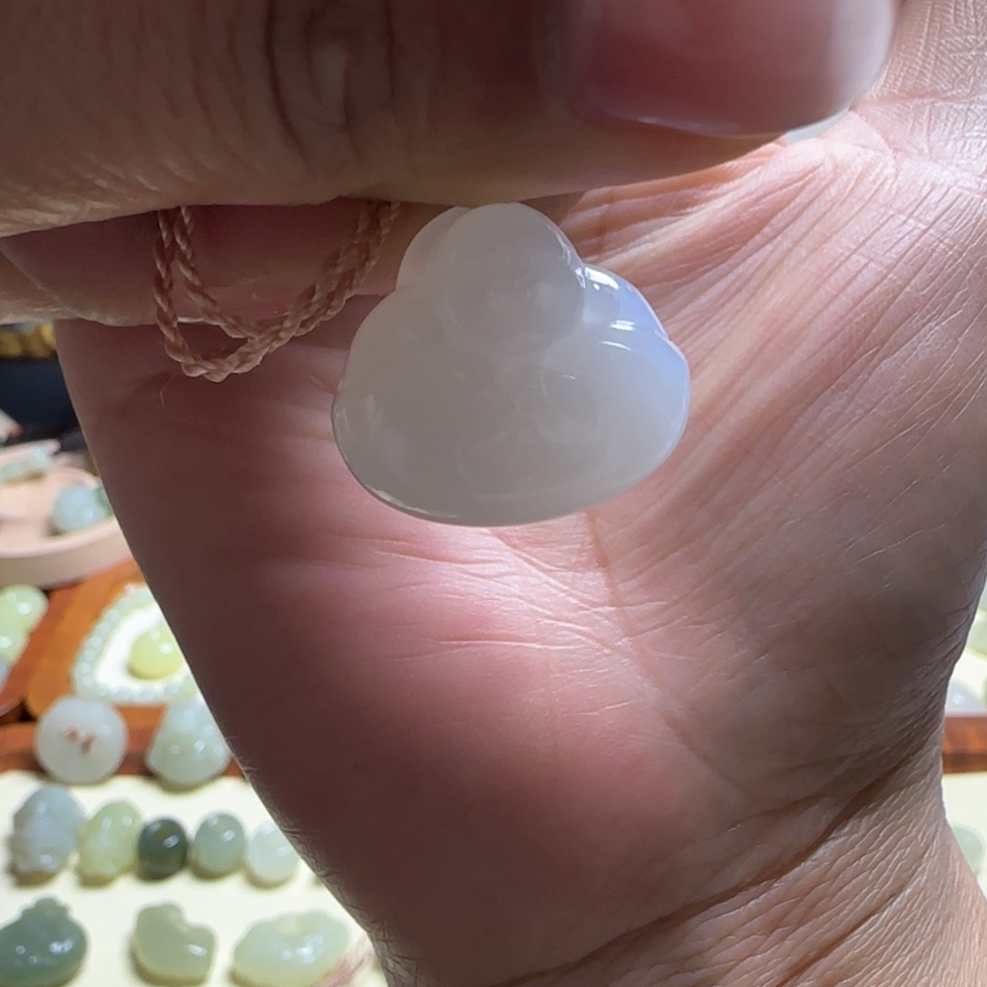 和田玉颈饰未镶嵌朵*