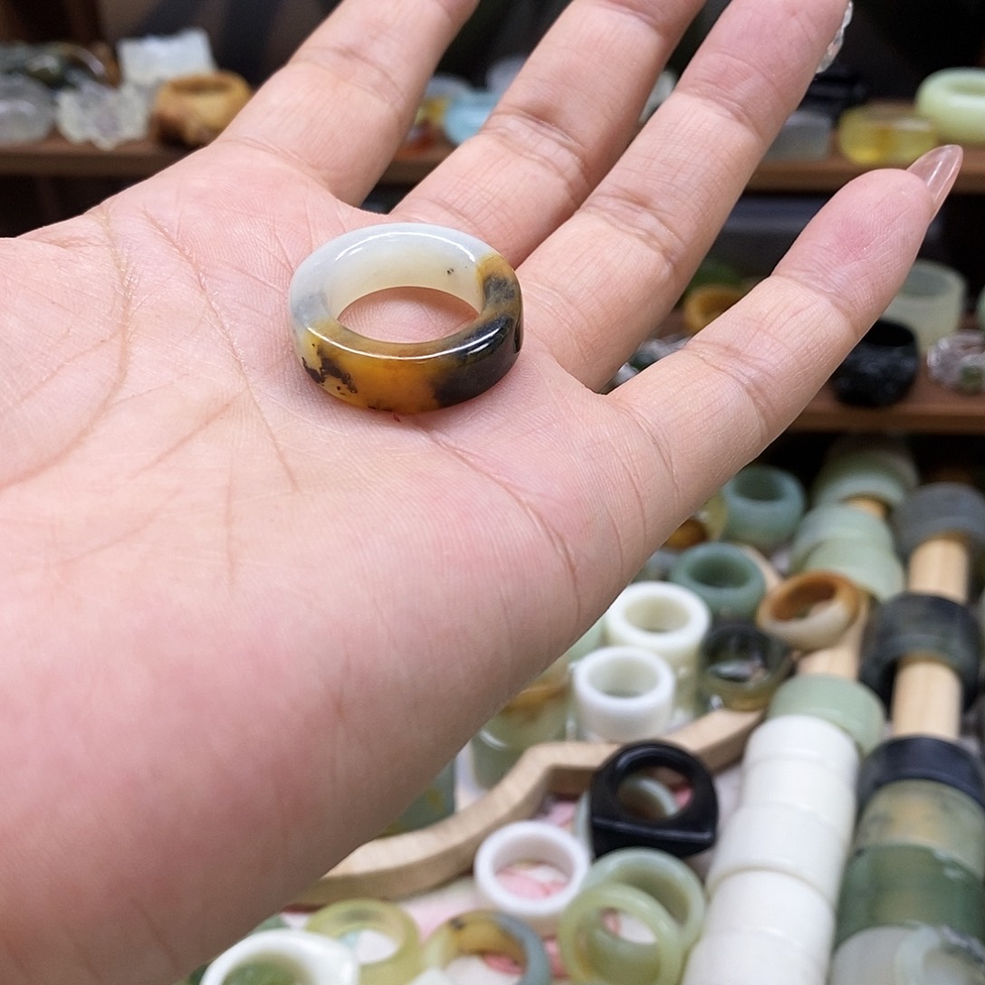 岫玉戒指未镶嵌莉*?