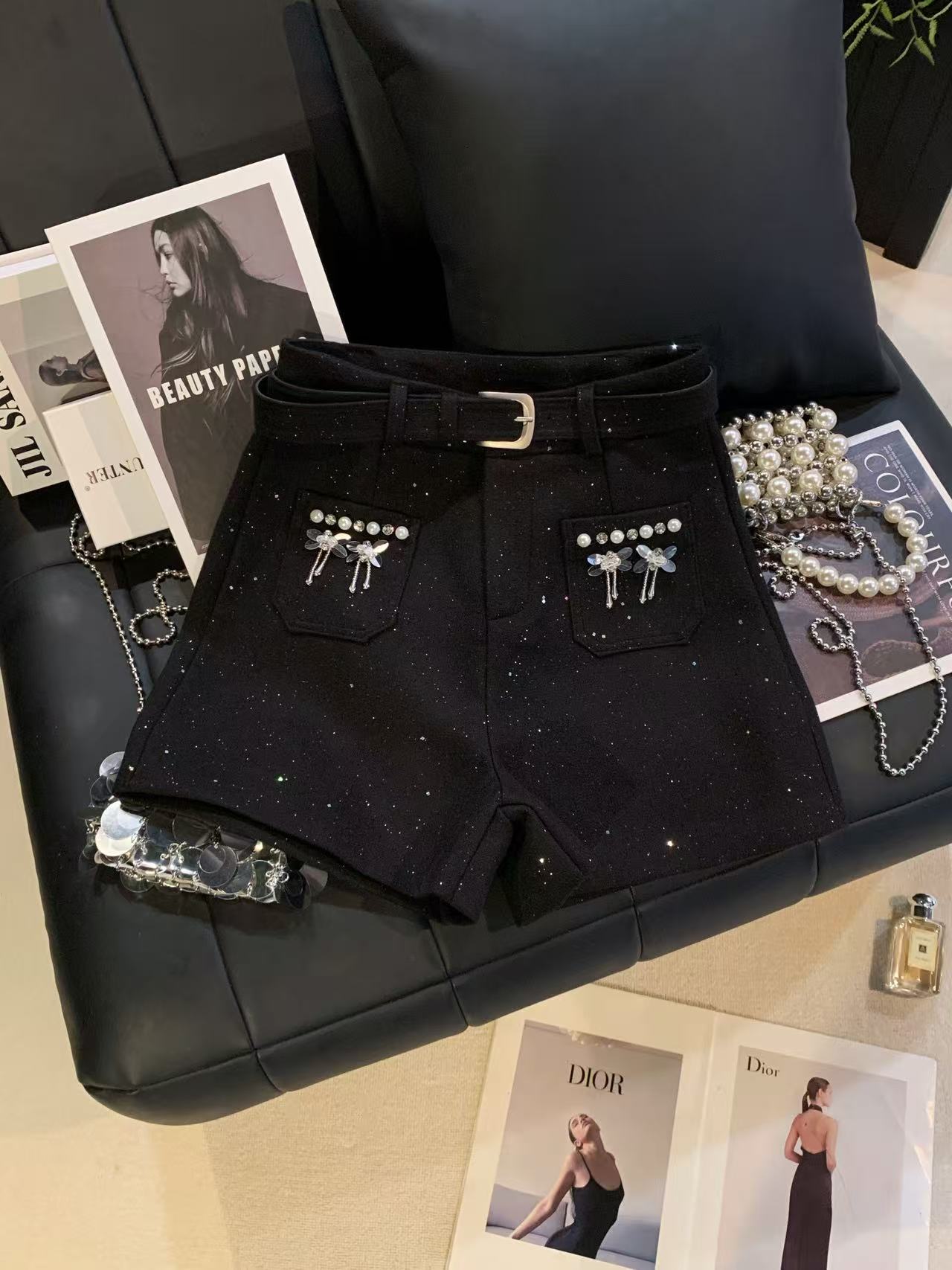 ZHOUYI/周一 2025冬季厚款亮钻满天星设计裤子百搭亮片吊坠短裤女