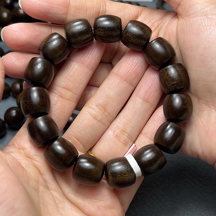 沉香手串白棋玉化