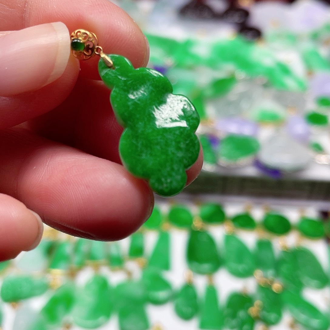 吊坠(不含链)18K金镶嵌翡翠