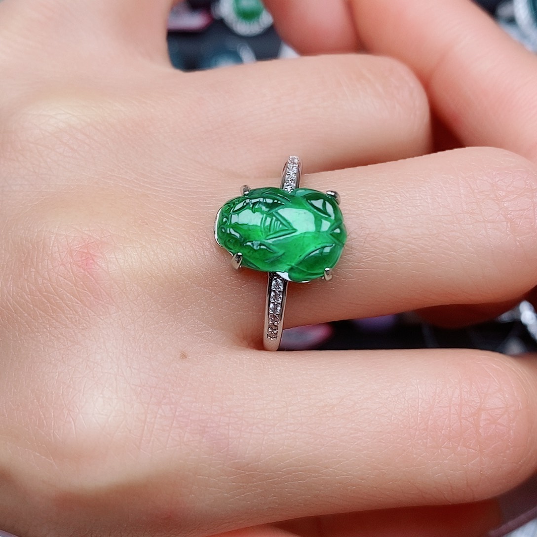 翡翠戒指银S925镶嵌戒指