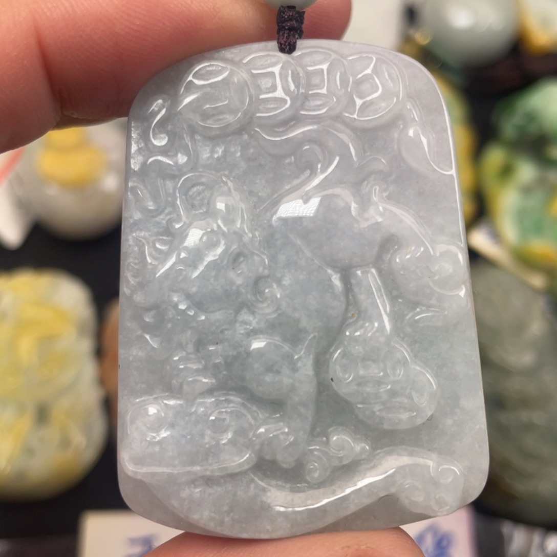 翡翠未镶嵌颈饰翡翠麒麟