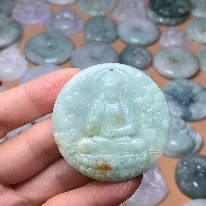 翡翠未镶嵌颈饰阿弥陀佛