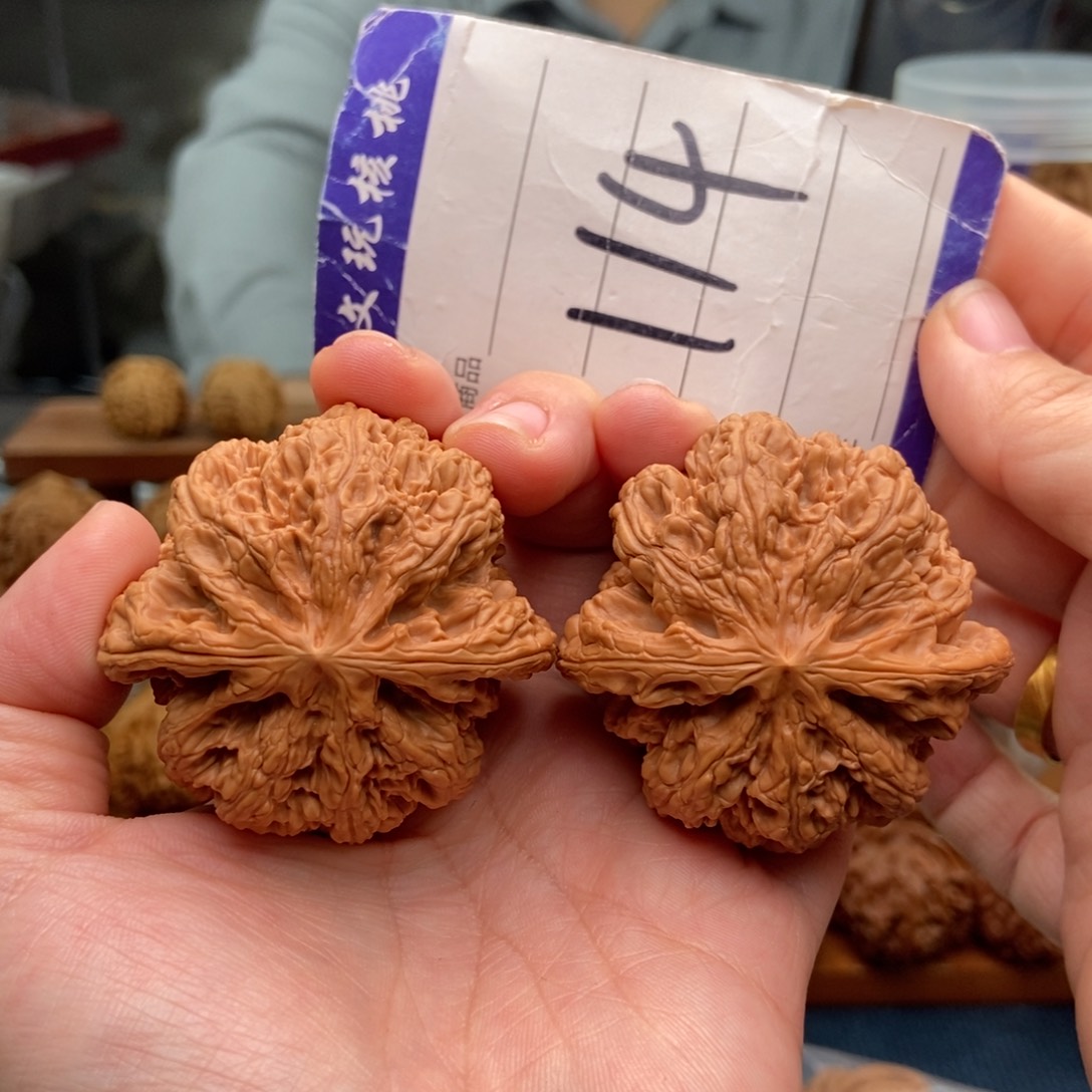 文玩核桃把件50粗筋