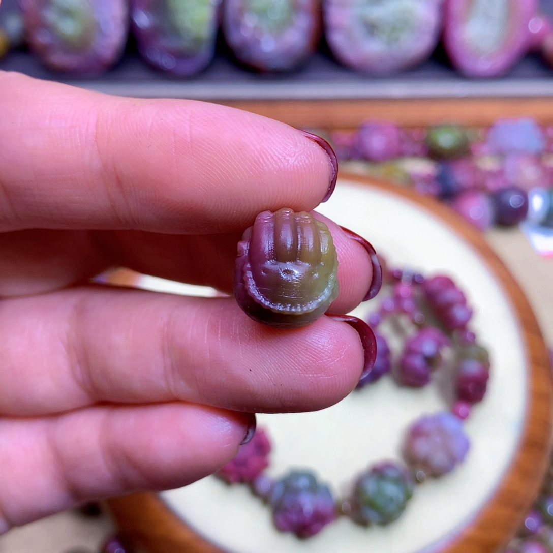 玛瑙未镶嵌挂件盐源