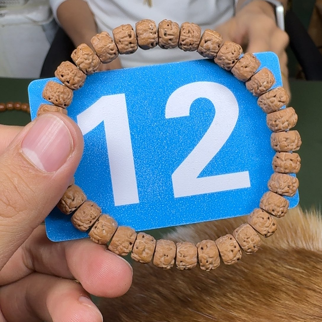 金刚菩提吊坠9佛手金刚。  12