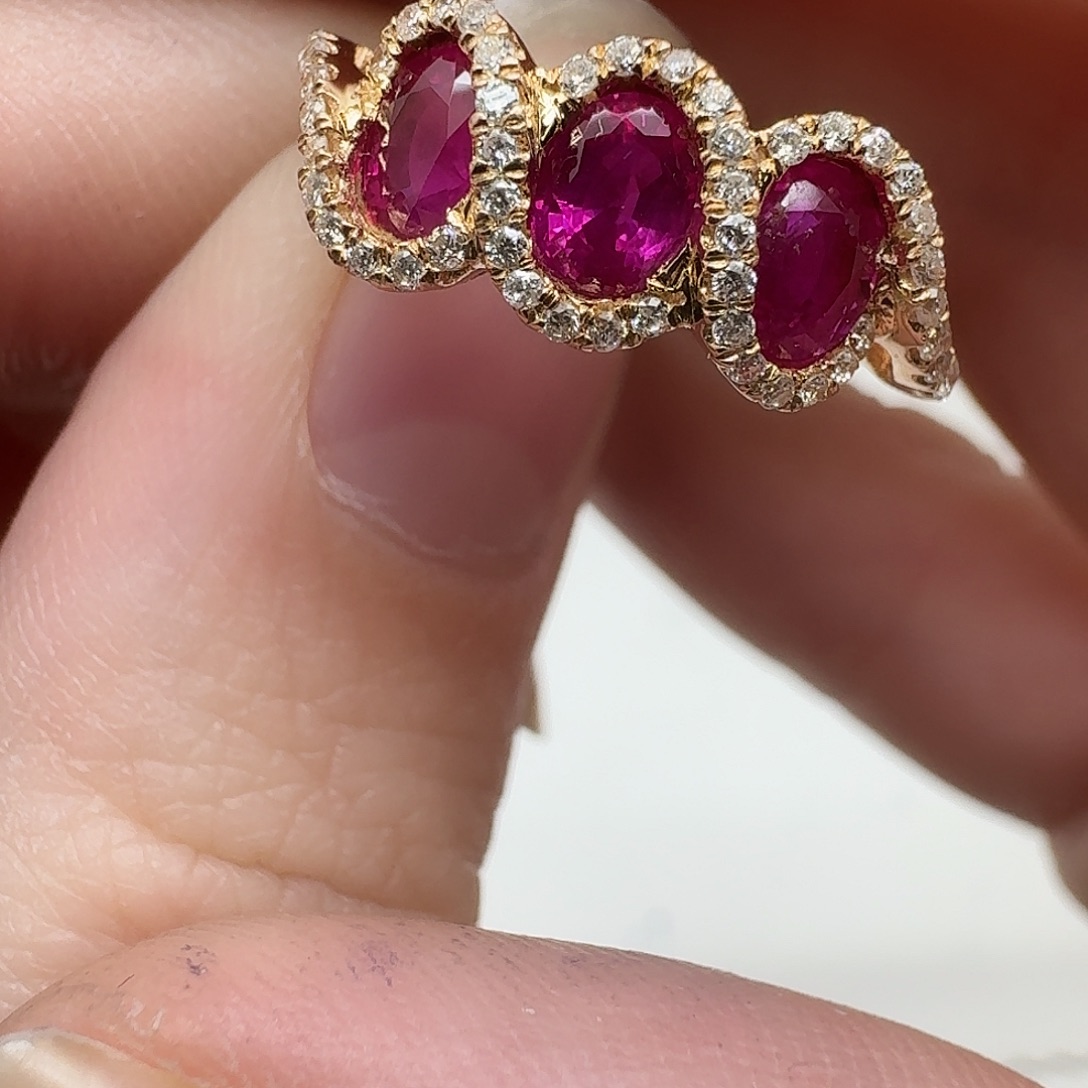 戒指红宝石未镶嵌