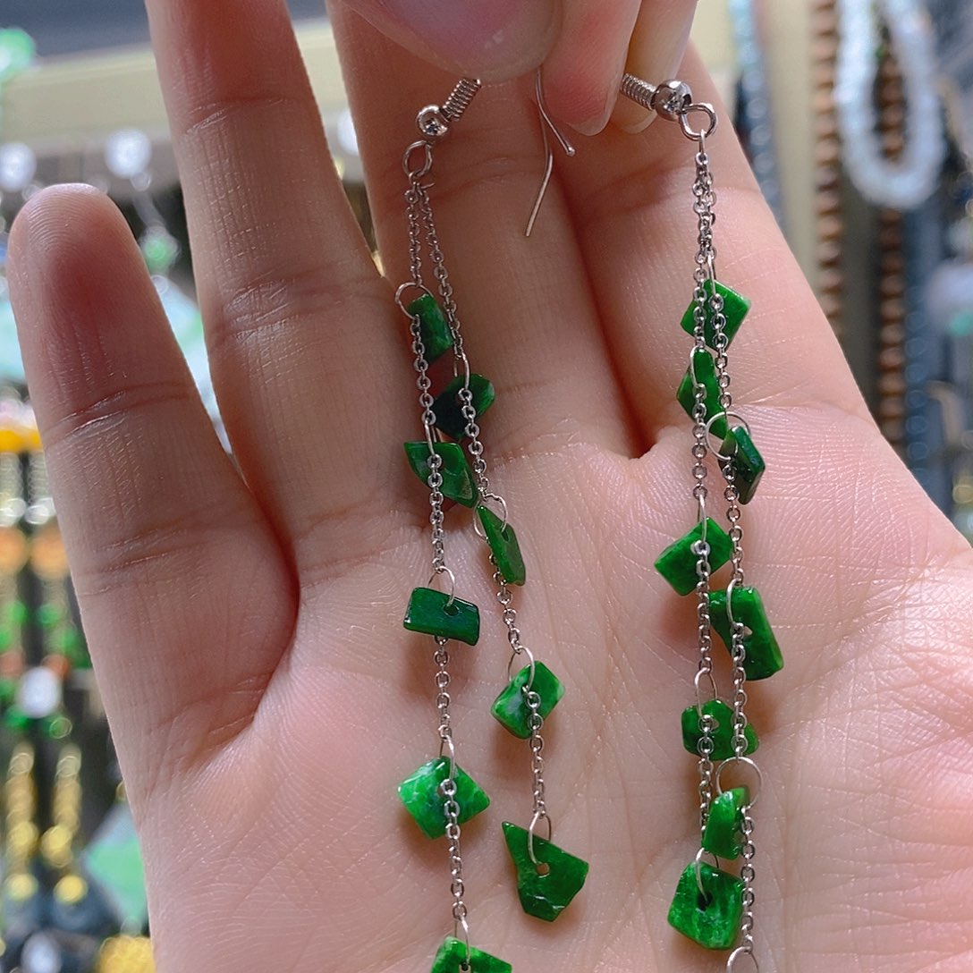 未镶嵌翡翠耳饰翡翠