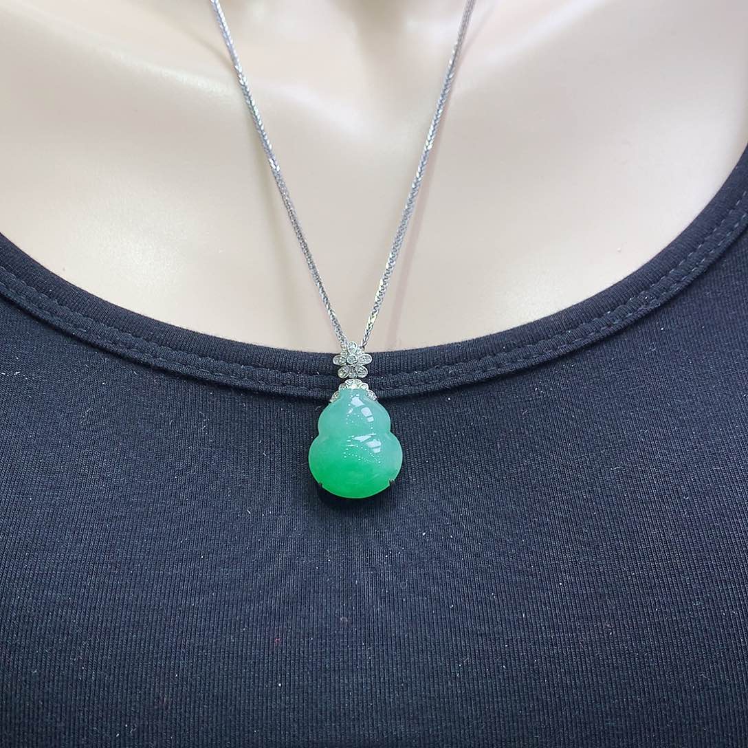 翡翠颈饰18K金镶嵌葫芦