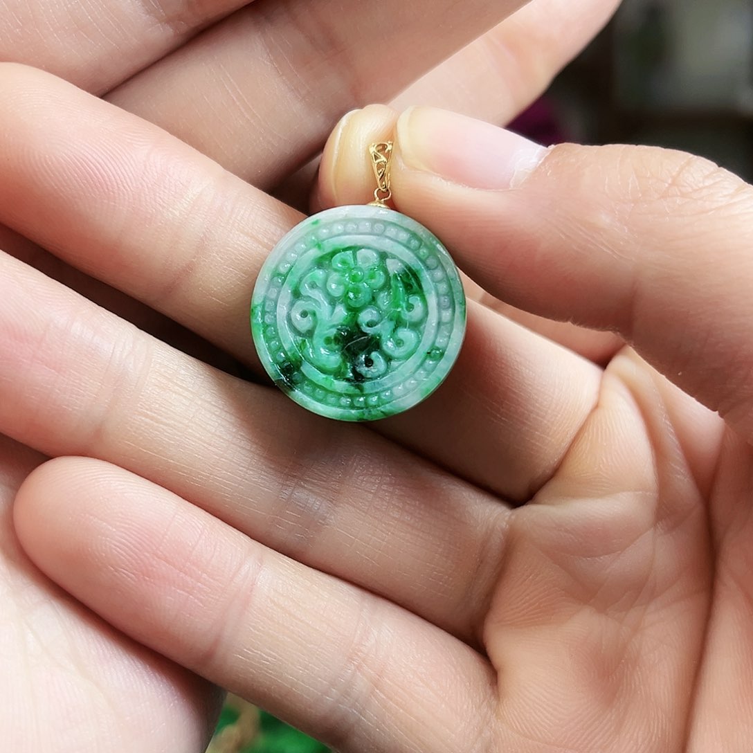 翡翠颈饰18K金镶嵌吊坠