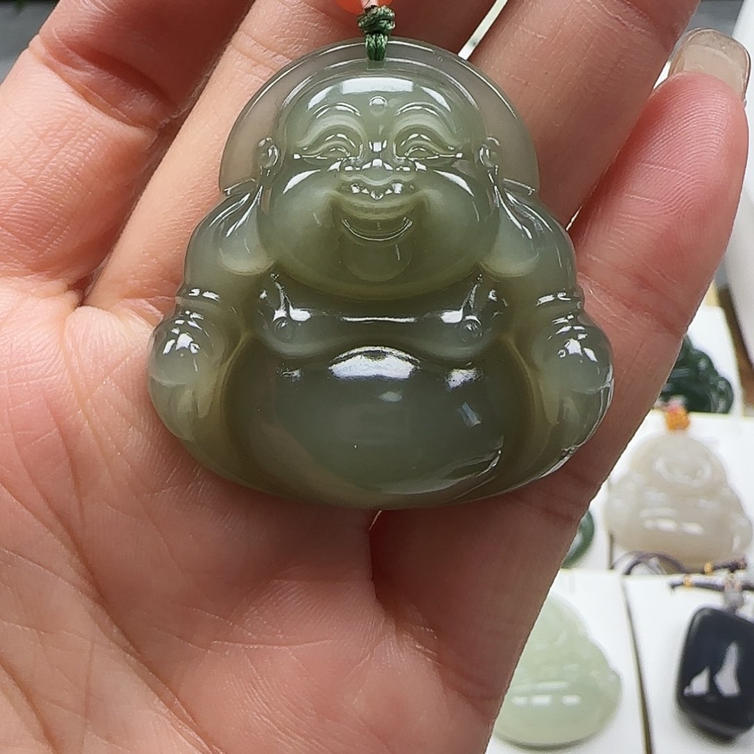 和田玉颈饰足金镶嵌