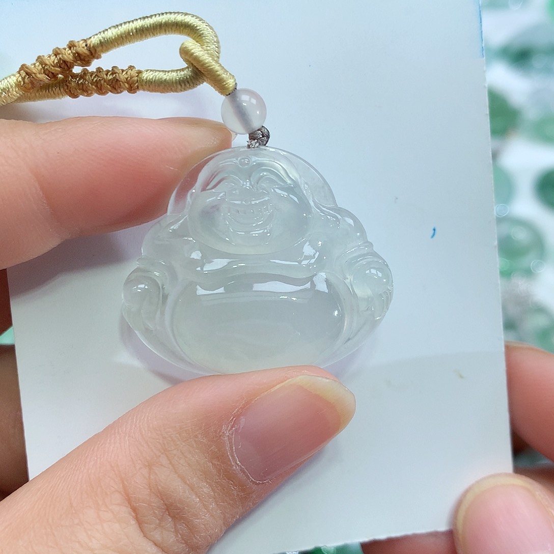 翡翠颈饰未镶嵌佛