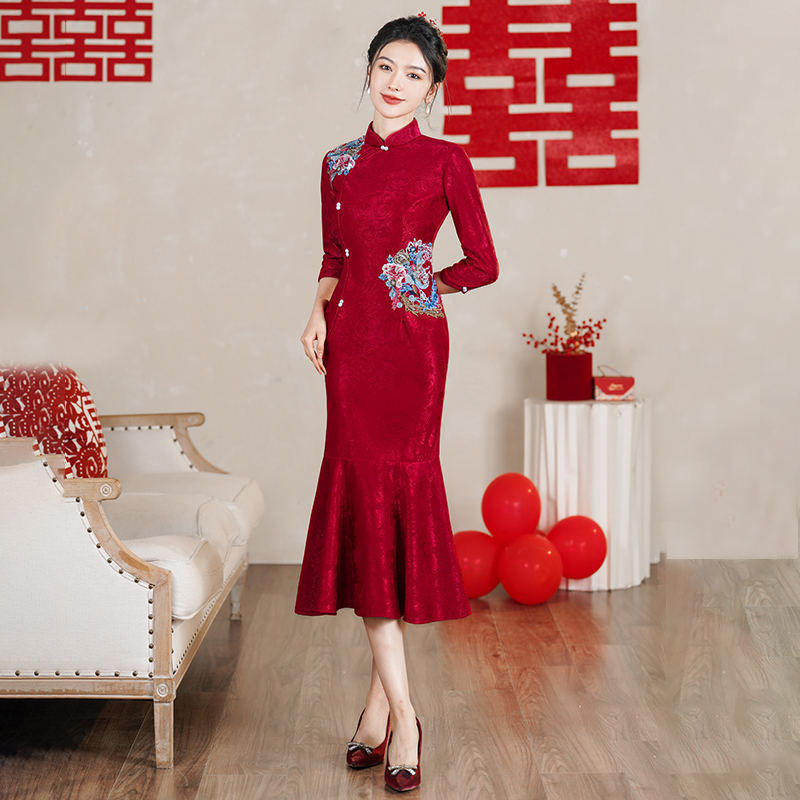 敬酒服红色旗袍2025新款新娘订婚连衣裙长袖气质高级感刺绣中国风