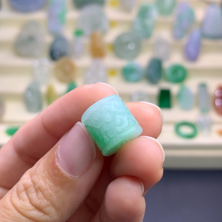 定制翡翠未镶嵌路路通