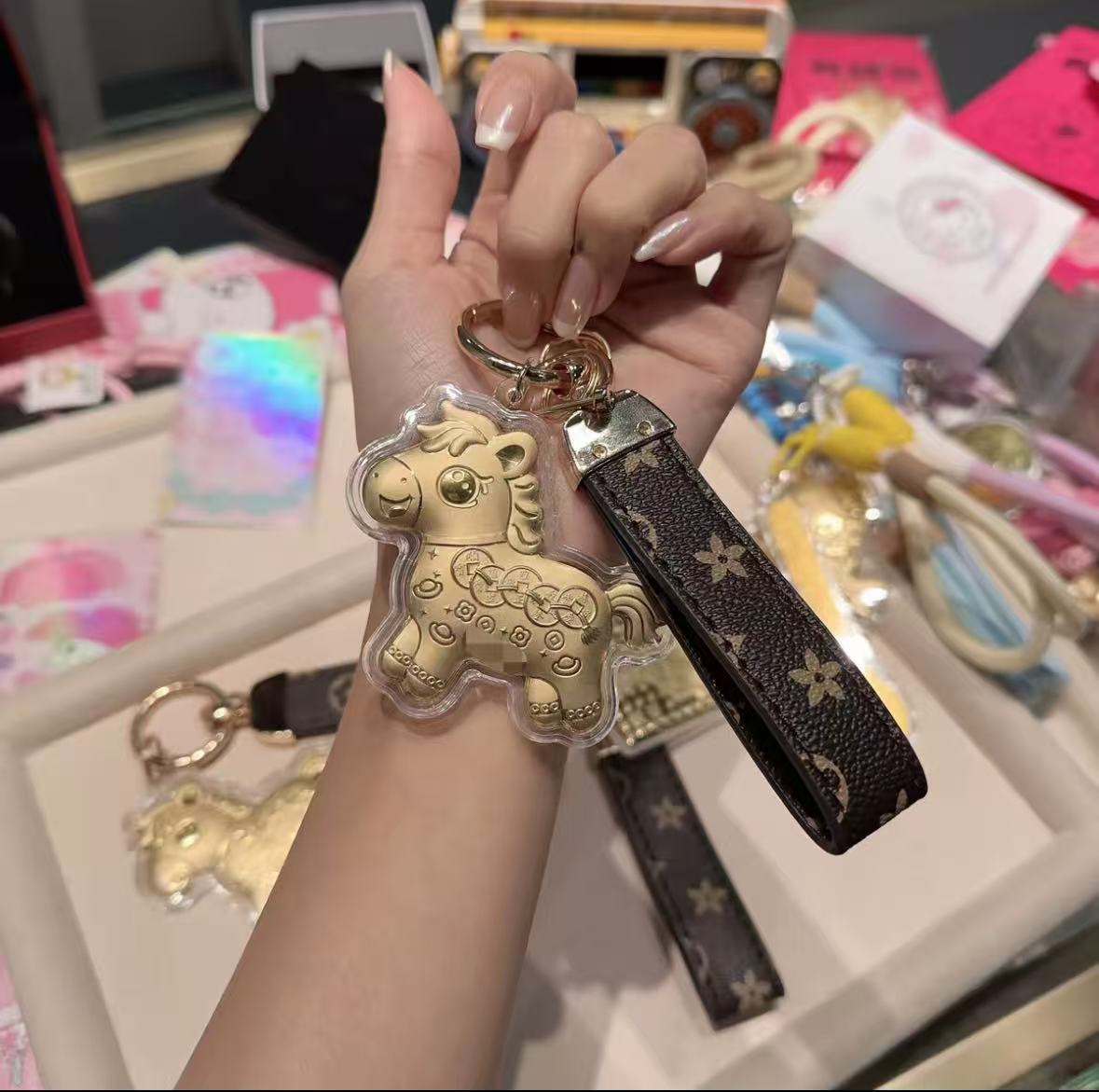 含金工艺品【五帝币小马】包包挂件钥匙扣