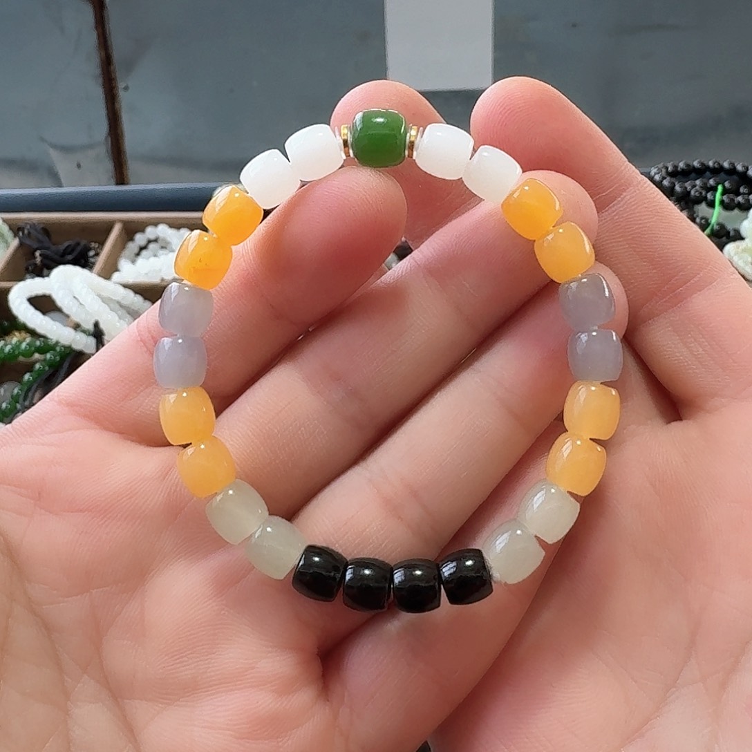 和田玉颈饰未镶嵌