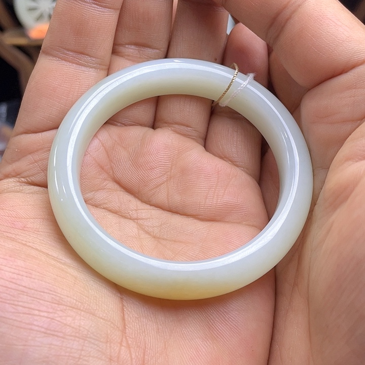 【闪购商品】未镶嵌手镯和田玉